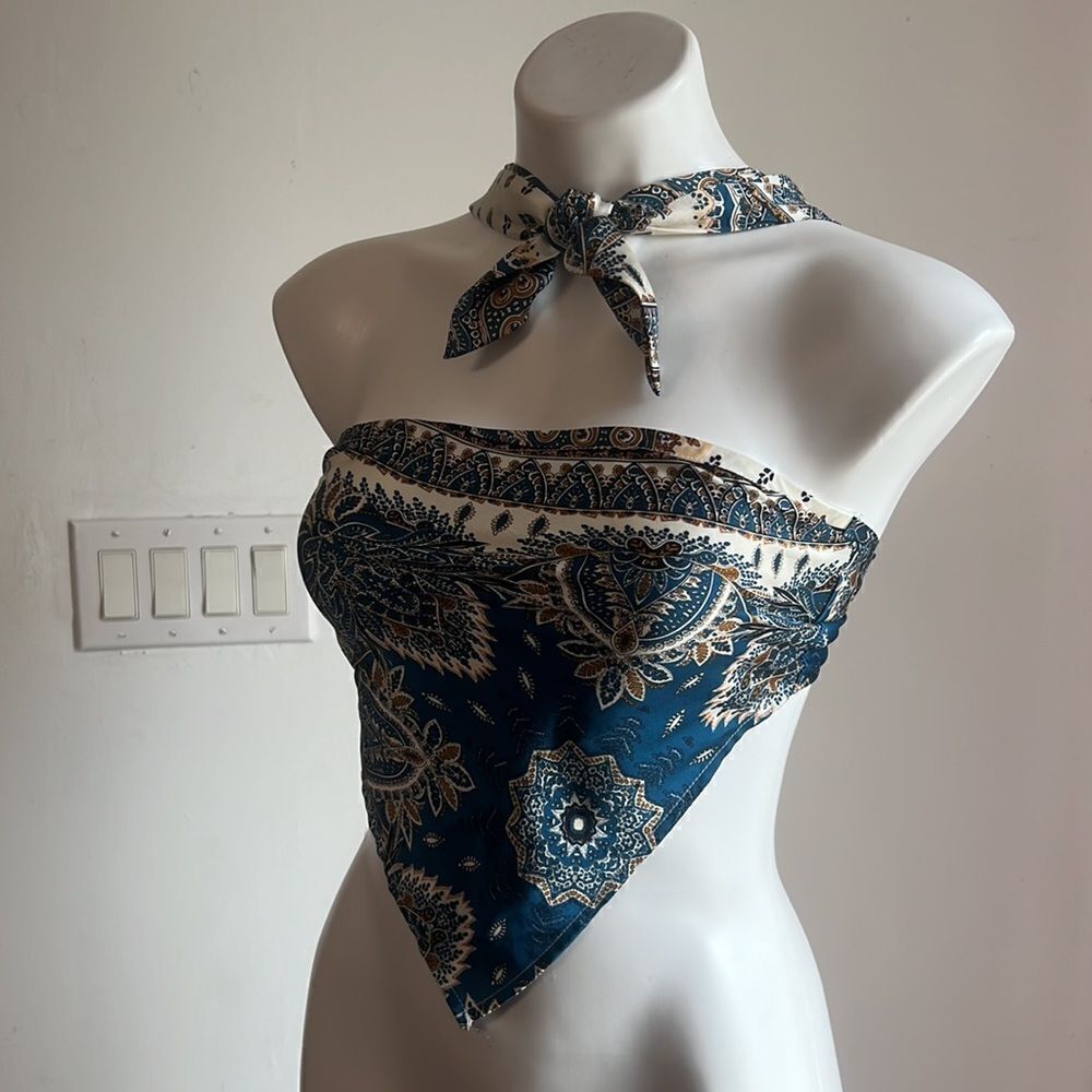 Crop top  - Picture 6 of 11